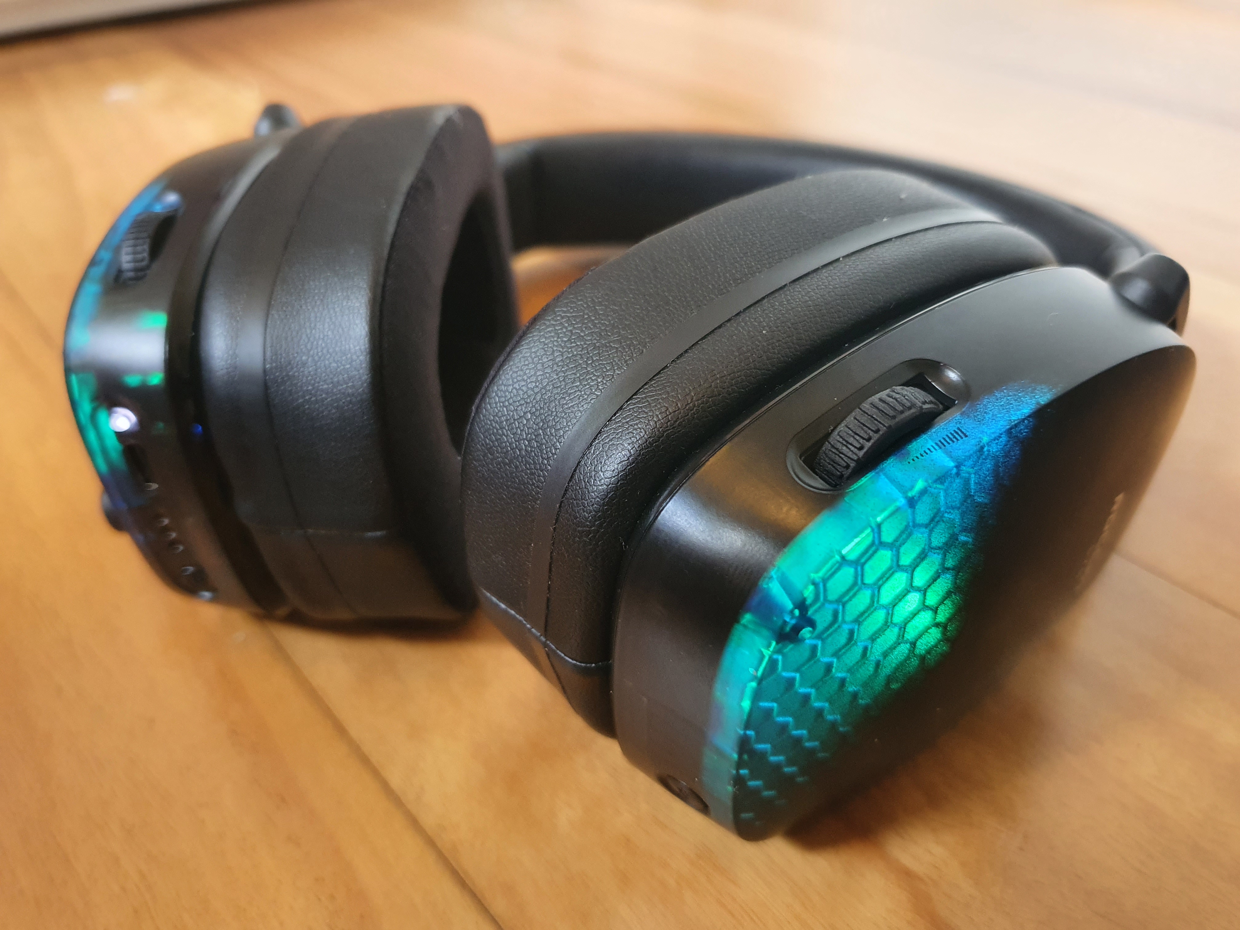 Roccat Syn Max Air - Best RGB wireless headset