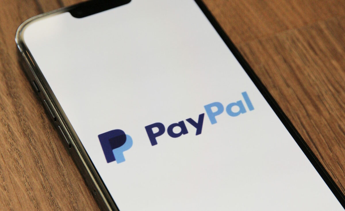 There is a new PayPal Phishing Scam that you need to know about (using real PayPal emails)